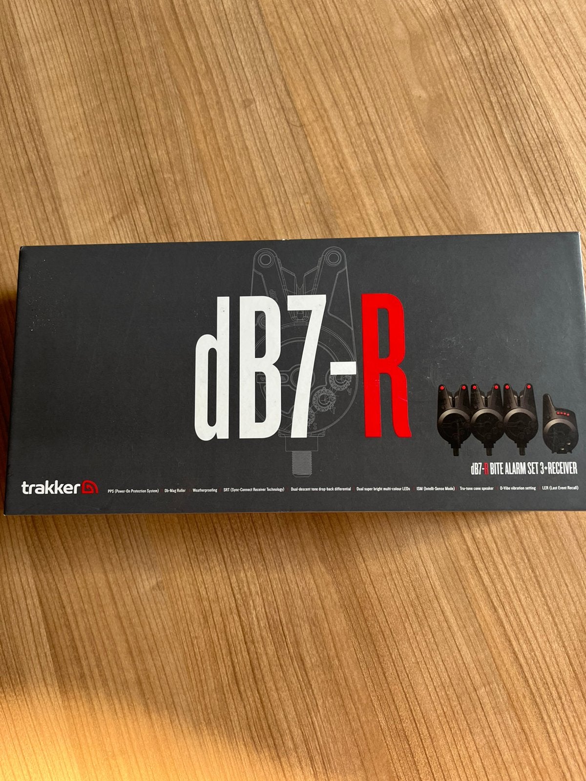 Trakker db7-r set van drie +reciever met trakker snag ears, Sports nautiques & Bateaux, Pêche à la ligne | Carpes, Enlèvement ou Envoi