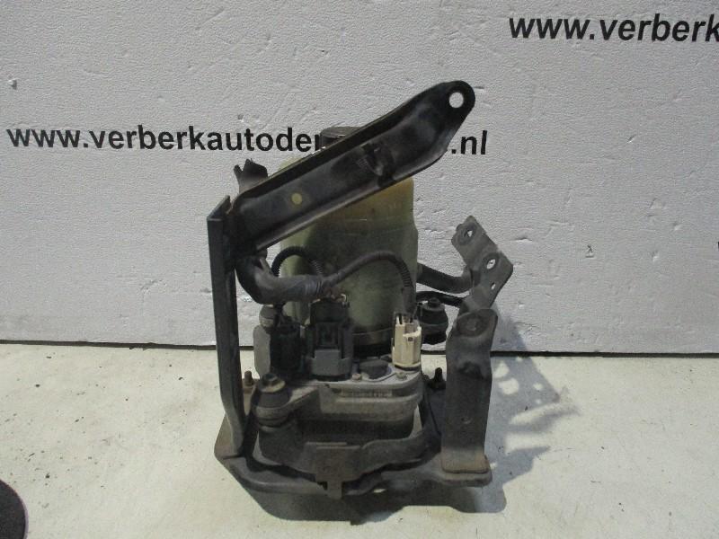 POMPE DE DIRECTION ELECTRIQUE Ford Focus 2 (4m51-13k513-cb), Utilisé, Ford