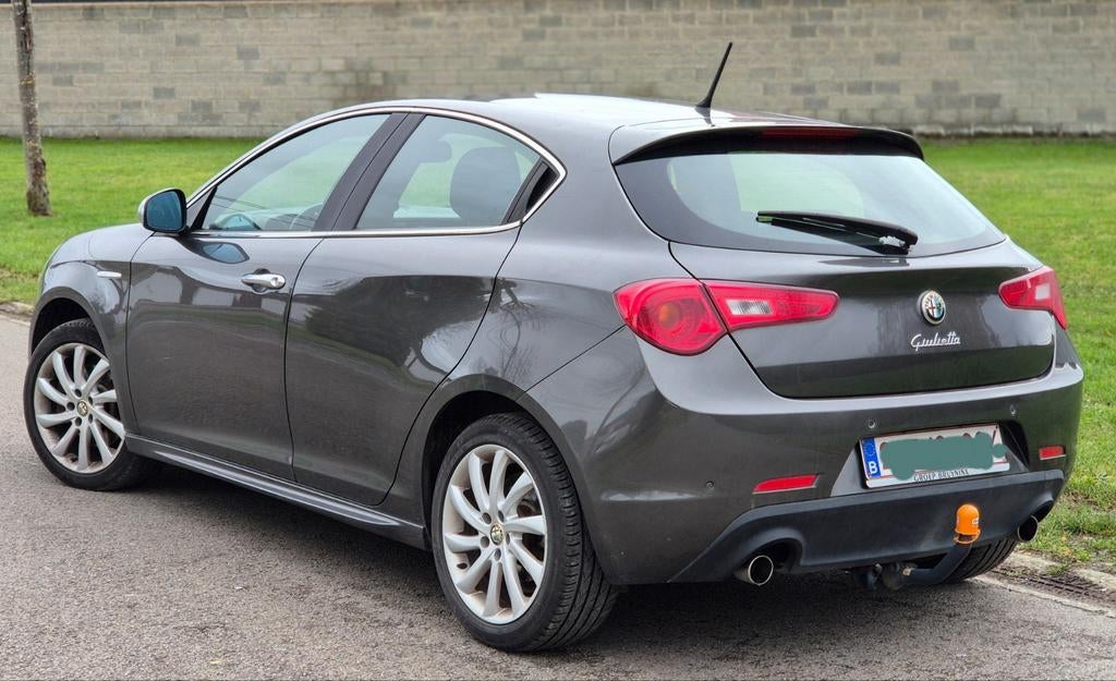 Alfa Romeo giulietta 20jtd 103kw 138mkm clima 4900€, Auto's, Alfa Romeo, Euro 5, 5 deurs, Particulier, 103 kW