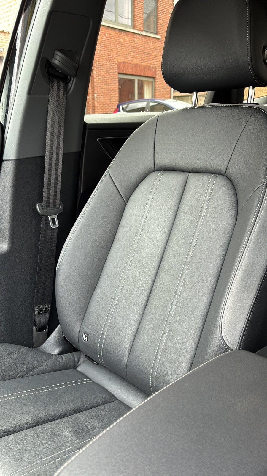 Audi Q4 e-tron, Autos, Cuir et Alcantara, Achat, Euro 6, Entreprise