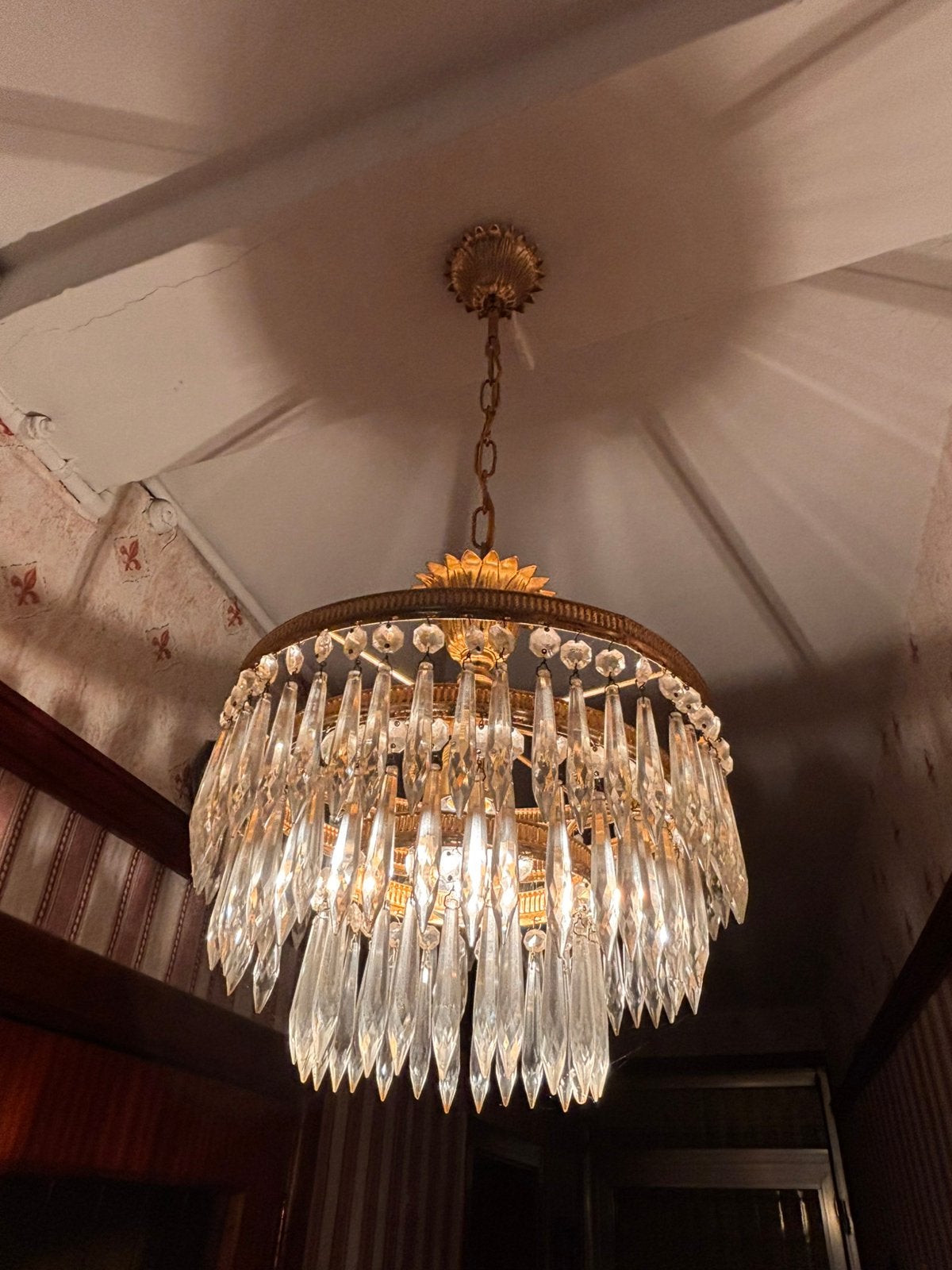 Lustre ancien a pampille bel etat, Maison & Meubles, Lampes | Lustres, Enlèvement ou Envoi, Comme neuf