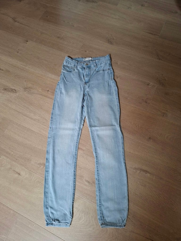 Ginatricot: Bleke skinny damesjeans (Medium), Kleding | Dames, Blauw, Ginatricot, Ophalen of Verzenden, W28 - W29 (confectie 36)