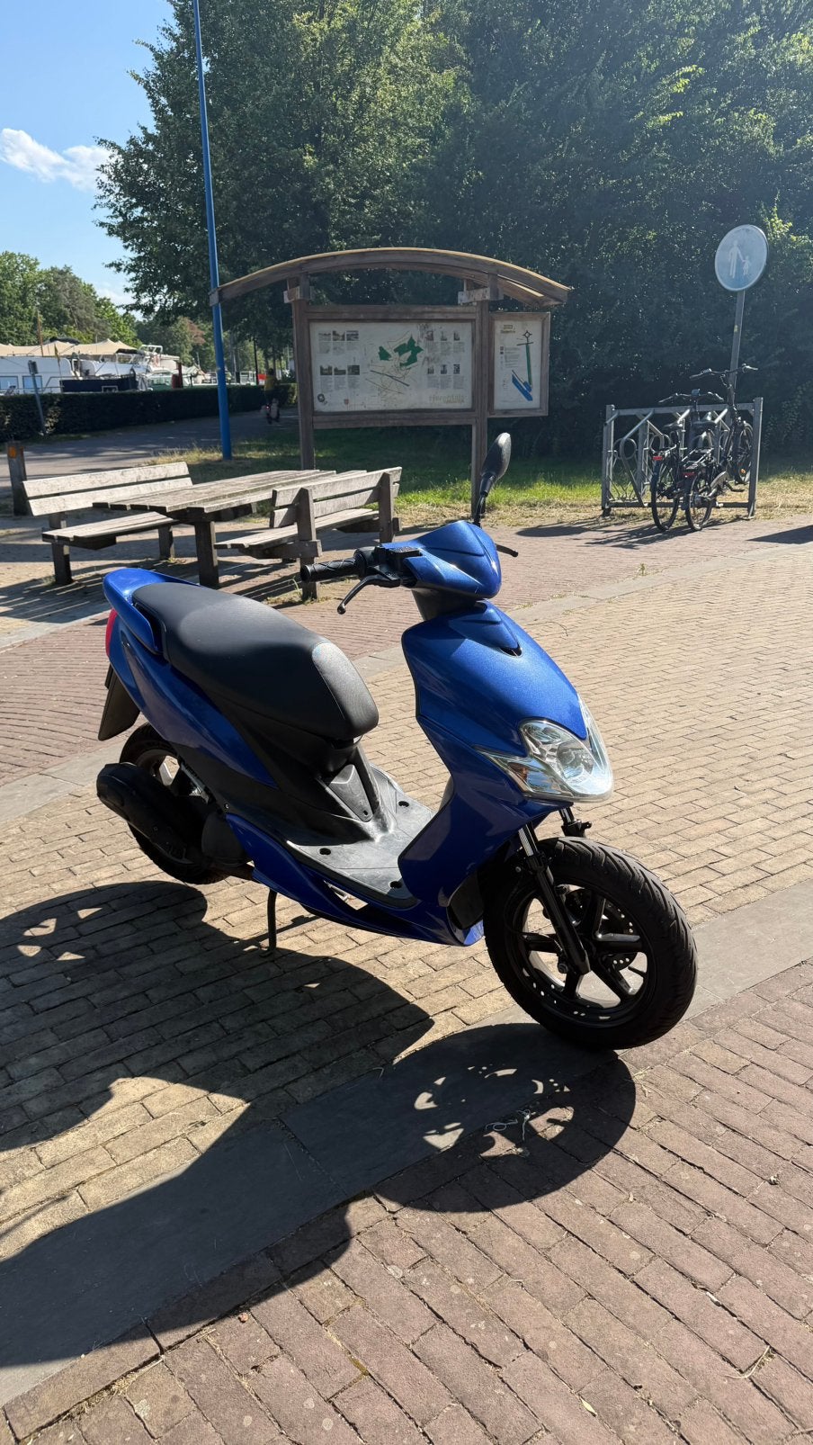 Yamaha jog r a klasse, Fietsen en Brommers, Ophalen, Zo goed als nieuw