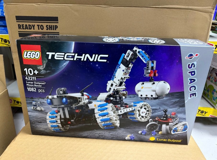Lego 42211 Lunar Outpost Moon Rover Space Vehicle, Enlèvement ou Envoi, Neuf