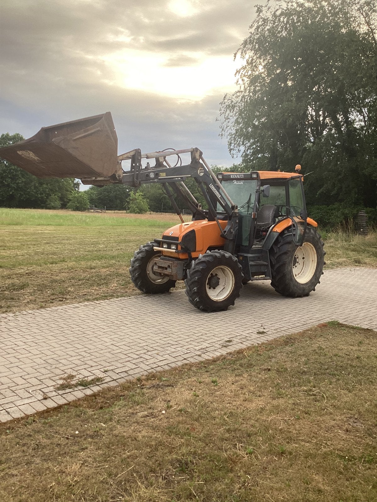 Traktor Renault ergos 105 met frontlader, Ophalen, 80 tot 120 Pk, Gebruikt, Renault