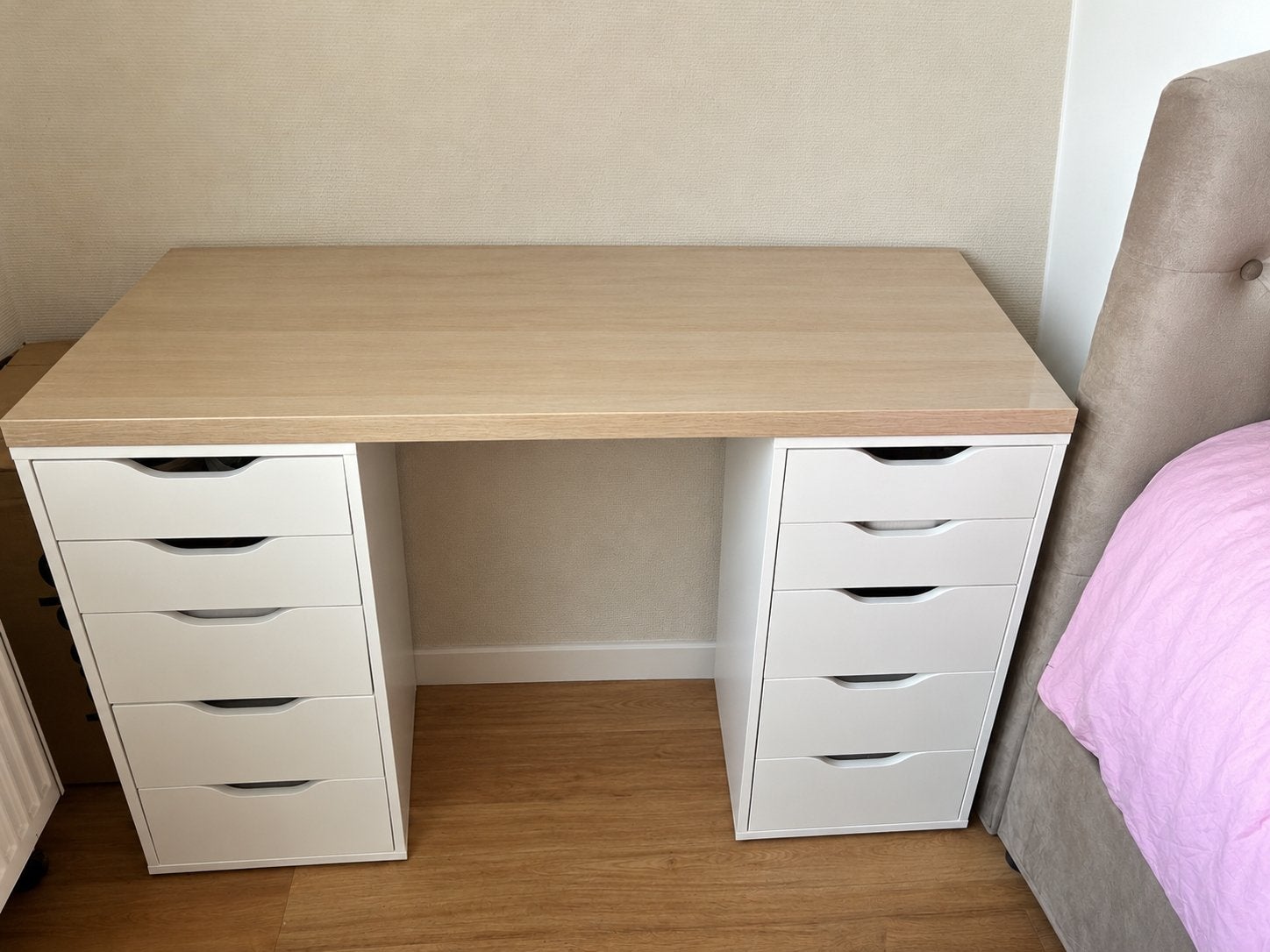 Bureau avec 2 blocs de tiroirs blancs, Maison & Meubles, Comme neuf, Enlèvement, Bois, Moderne