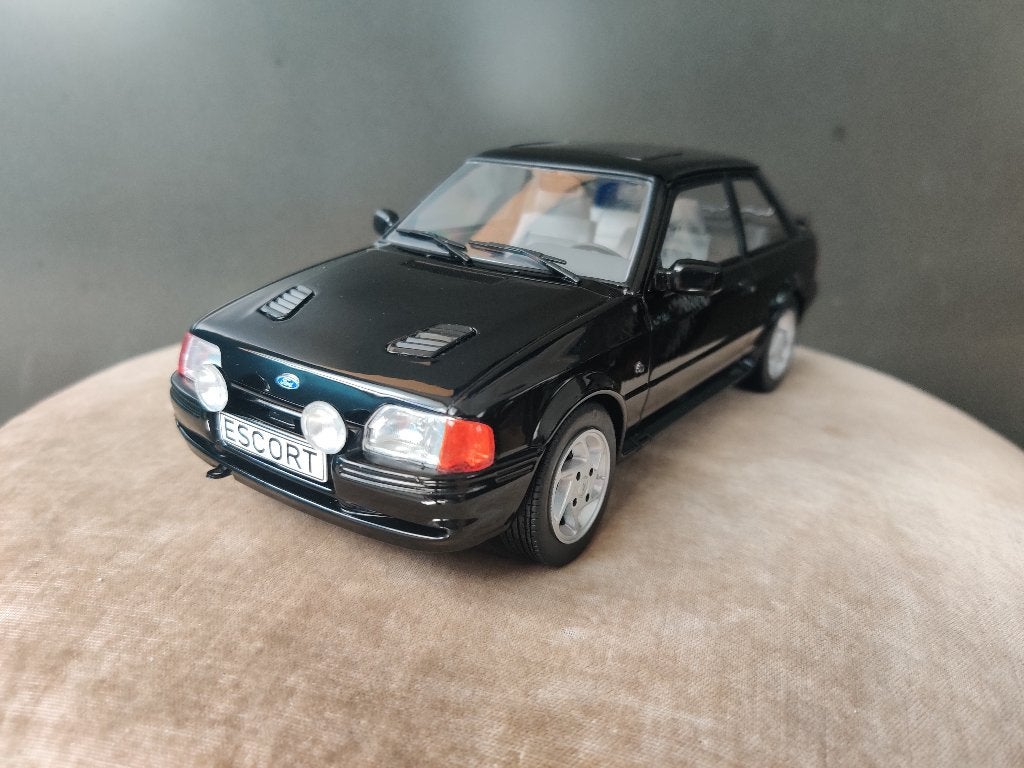 Ford Escort MKIV rs turbo s2 MCG 1/18e neuve, en boîte., Enlèvement ou Envoi, Neuf, Voiture, Autres marques