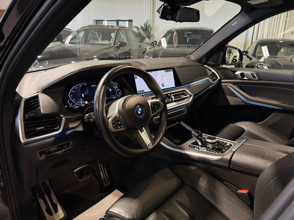 BMW x5 xDrive45e M-Sport Pro Full Black - Garantie, Auto's, Automaat, Dealer onderhouden, Lichtsensor, Zwart