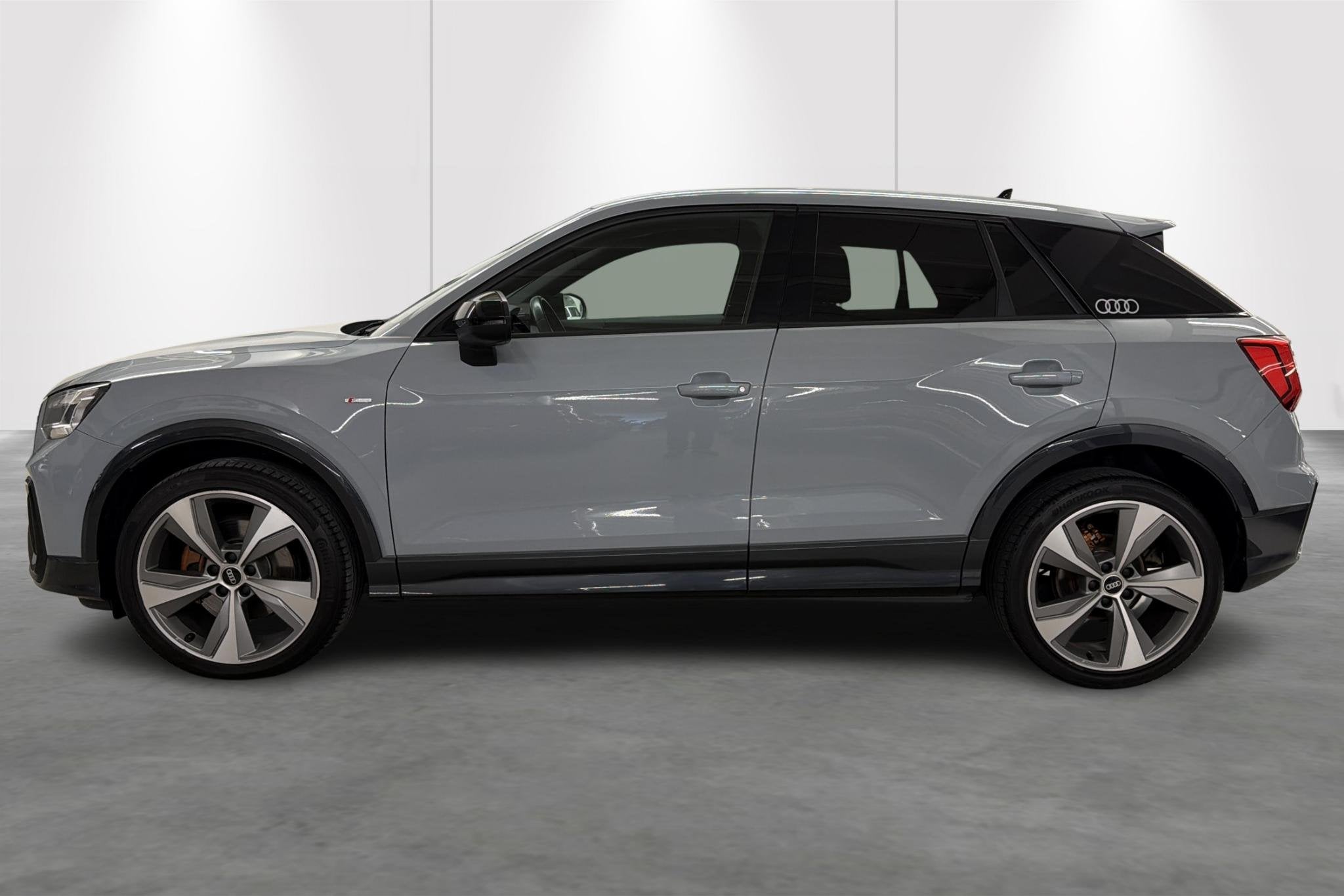 Audi Q2 1.5 35 TFSI 110kW S tronic S Line B. Ed., Autos, Audi, Argent ou Gris, Noir, 5 portes, Automatique