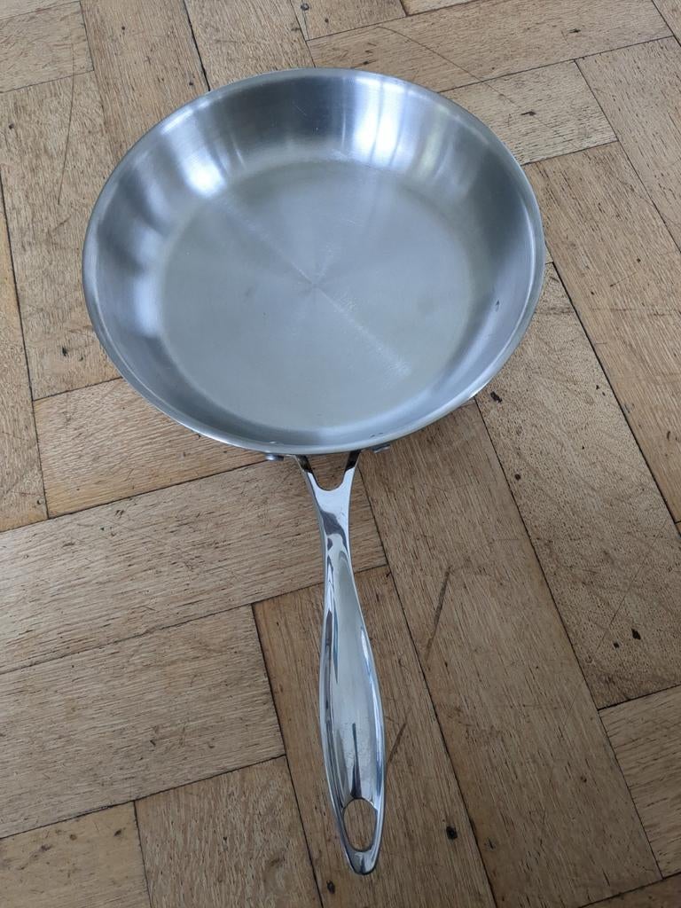 Poêle Beka 28 cm inox triple fond pour diffusion optimale ., Enlèvement, Comme neuf, Inox