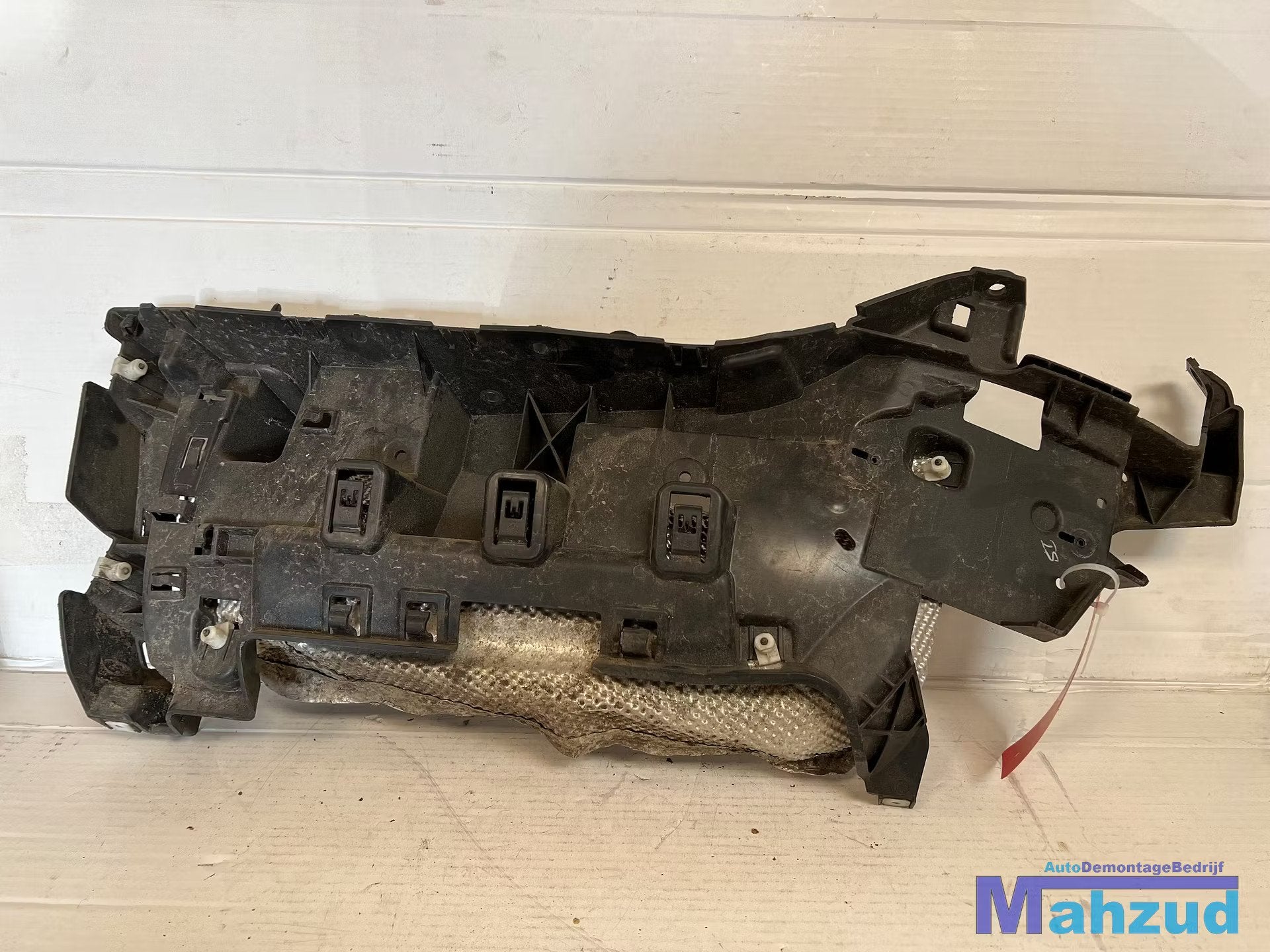 LANDROVER DISCOVERY 5 LINKS ACHTER Bumper steun HY3217A882AD, Arrière, Land Rover, Pare-chocs, Dpoffice@jaguarlandrover.com