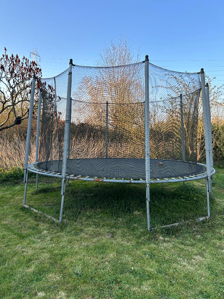 Trampoline Domyos 420 - Decathlon - d’occasion, Enfants & Bébés, Jouets | Extérieur | Trampolines, Enlèvement, Utilisé