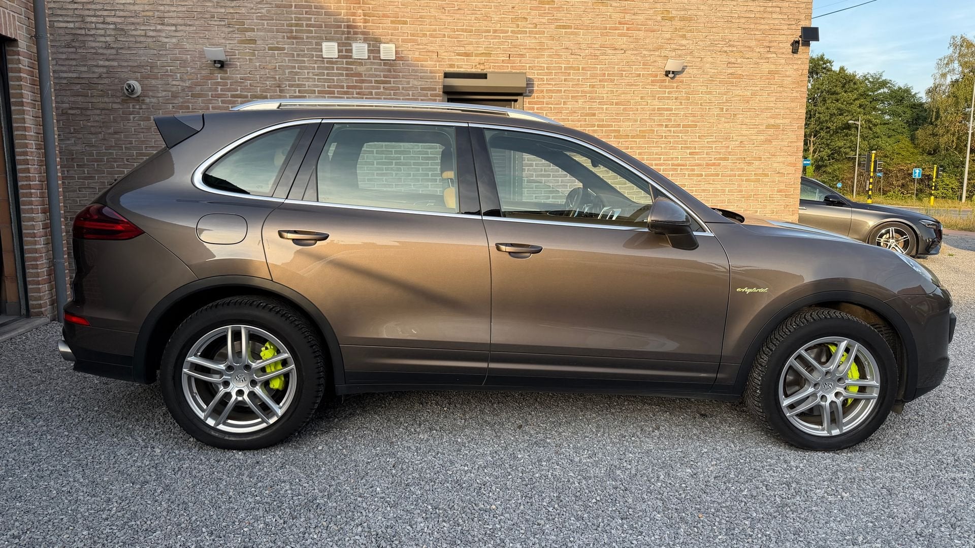 Porsche Cayenne S 3.0i V6 PHEV S E-Hybrid, Euro 6, 2995 cc, Bruin, Leder