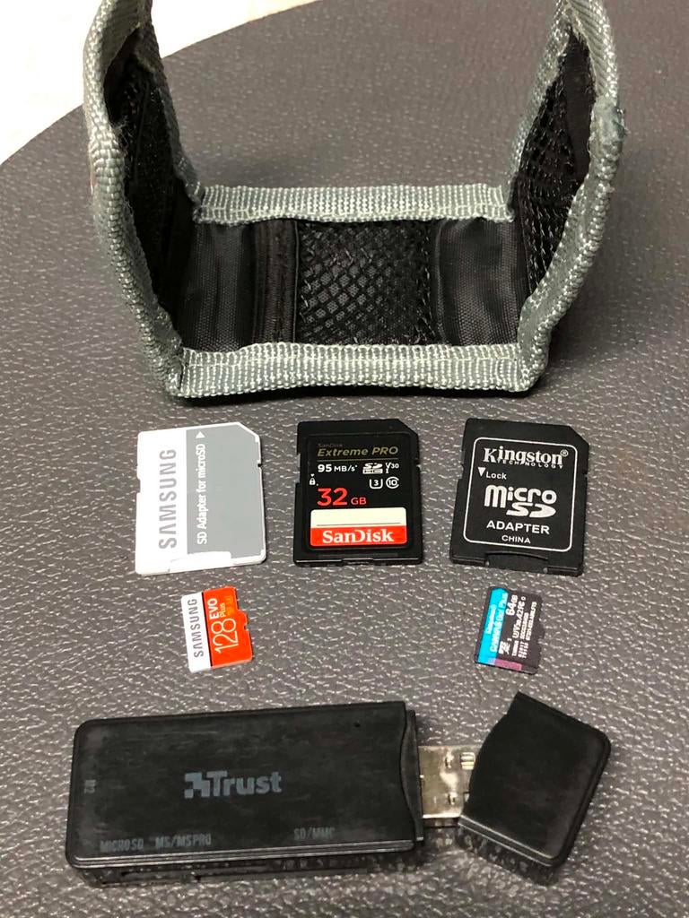 3 Cartes mémoire + Lecteur USB + Étui, Hobby & Loisirs créatifs, Modélisme | Radiocommandé & Téléguidé | Autre, Comme neuf, Enlèvement ou Envoi