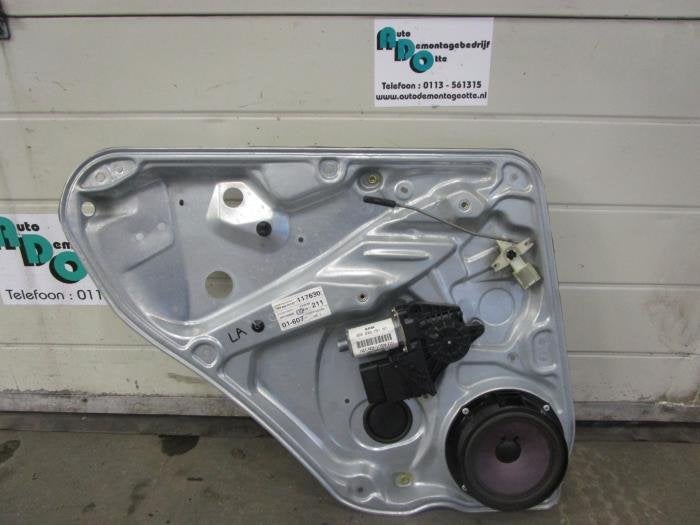 Mécanique vitre 4portes arrière gauche d'un Volkswagen Pas, Volkswagen, -, 3 mois de garantie, Utilisé
