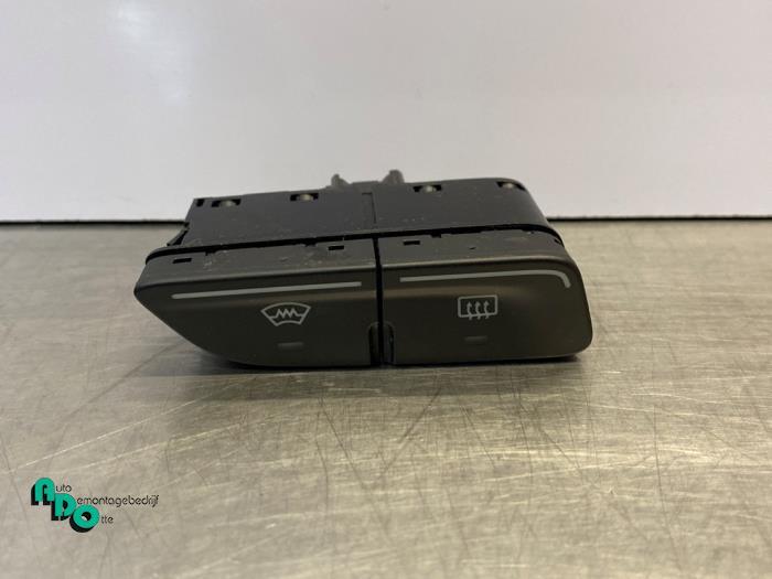 Commutateur chauffage vitre arrière d'un Ford Focus (Focus, -, 3 mois de garantie, -, -
