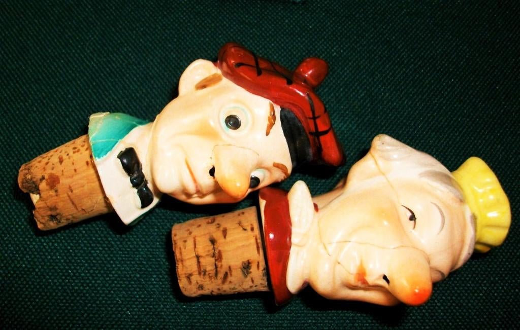 Te koop: Twee leuke porseleinen stoppen voor op likeurfles., Antiek en Kunst, Ophalen