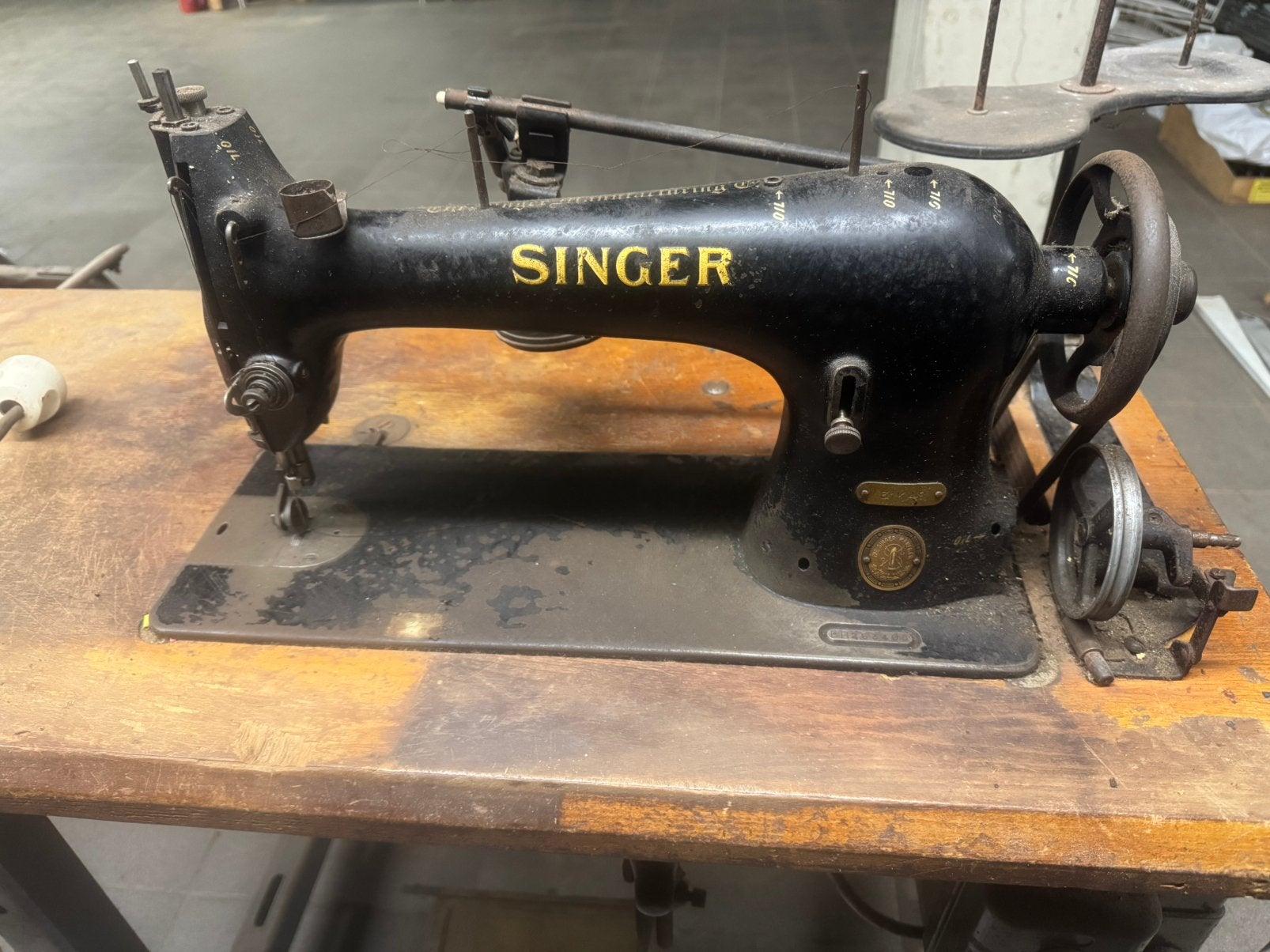 Antiek Singer schoenmakersnaaimachine voor leder, elektrisch, Antiek en Kunst, Ophalen
