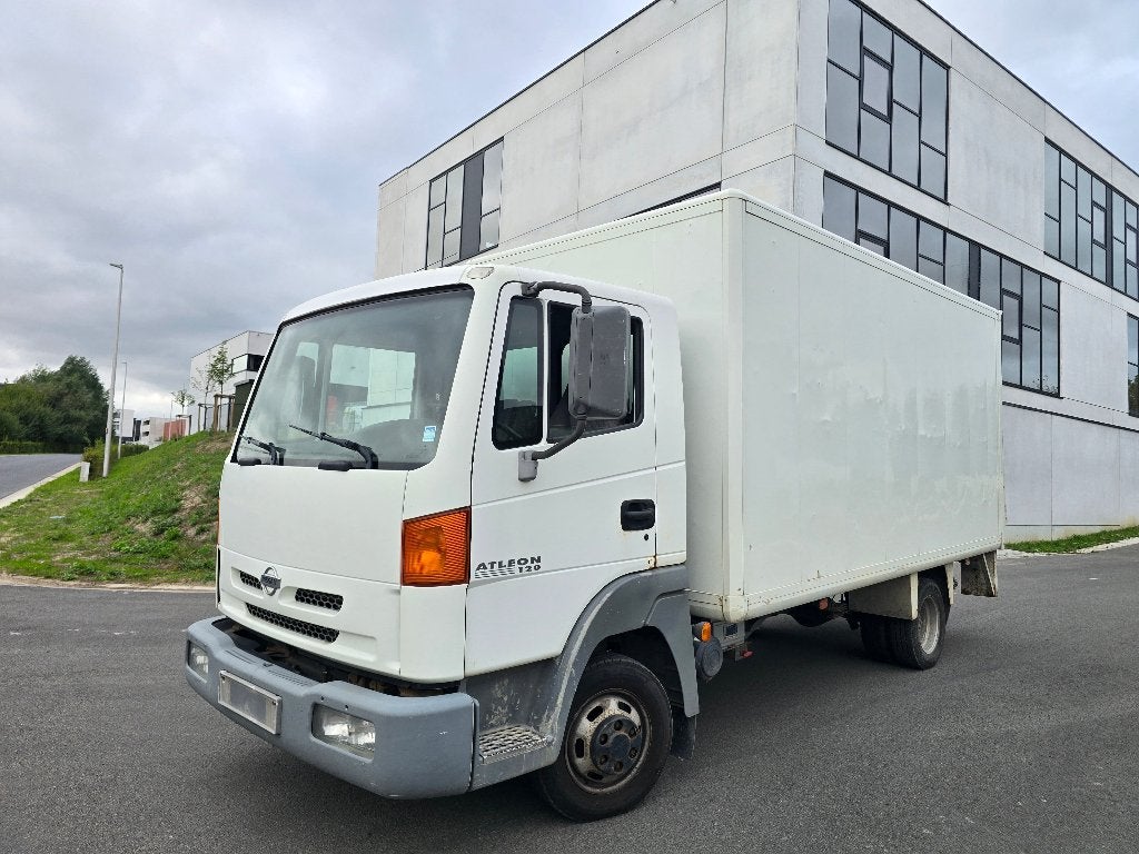 Nissan Atleon 120 3.0D - 115 000km - Meubelbak - BTW, Autos, Autres modèles, Achat, 4 portes, Entreprise