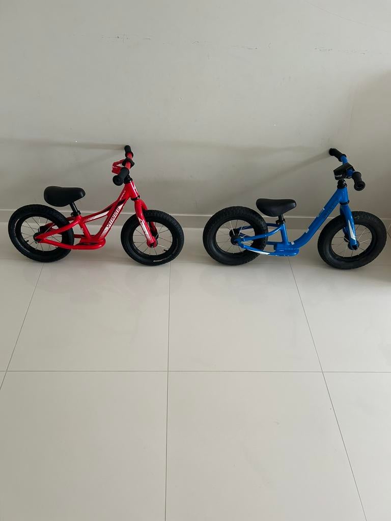 Loopfiets Specialized 55€ stuk, Fietsen en Brommers, Fietsen | Kinderfietsjes, Ophalen, Zo goed als nieuw