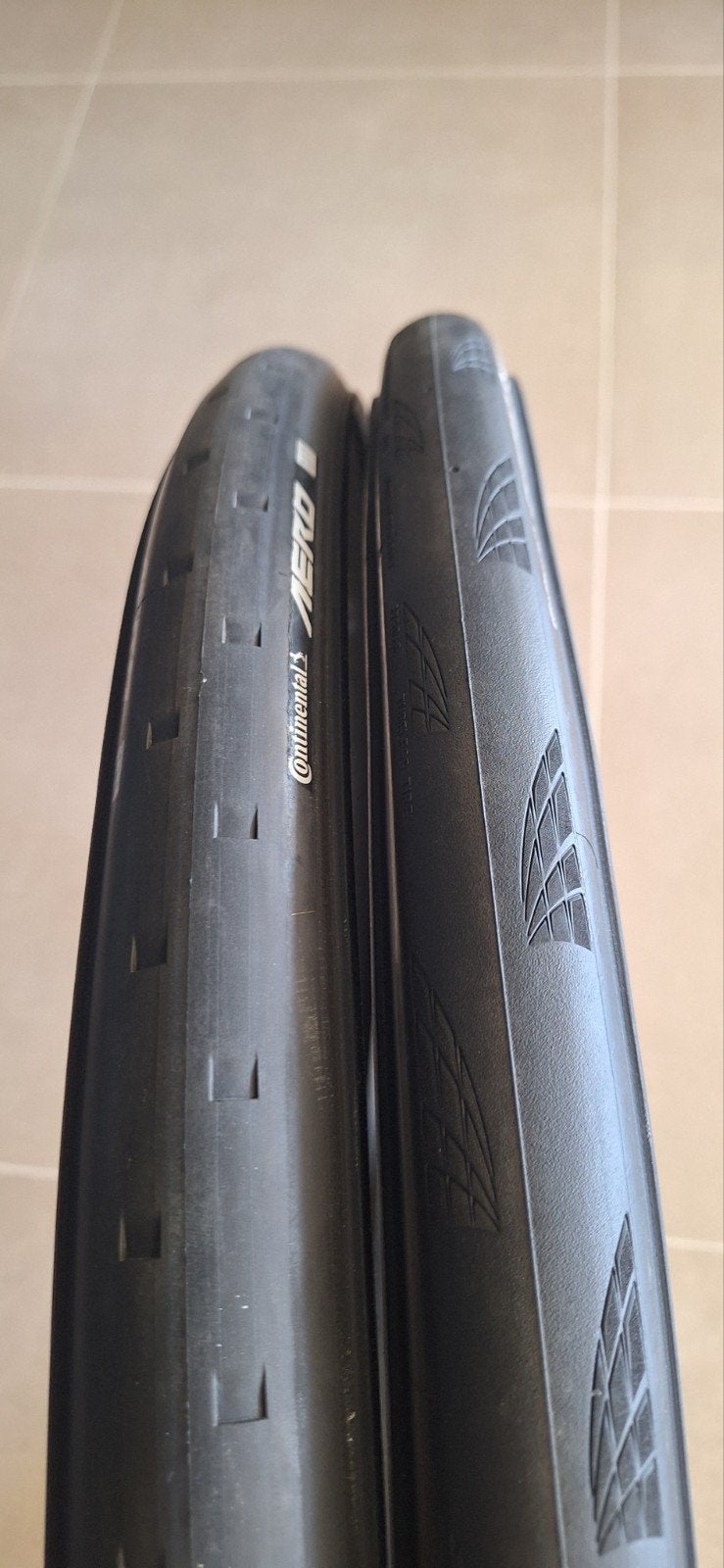 Buitenband Continental aero 111 26mm en GP5000 S TR 28mm, Vélos & Vélomoteurs, Vélos Pièces, Neuf, Pneu, Enlèvement, Racefiets