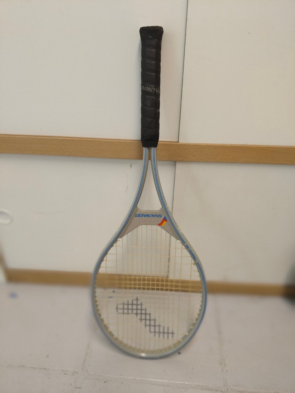 Tempo-30 vintage tennisracket van composiet, Sport en Fitness, Tennis, Racket, Ophalen