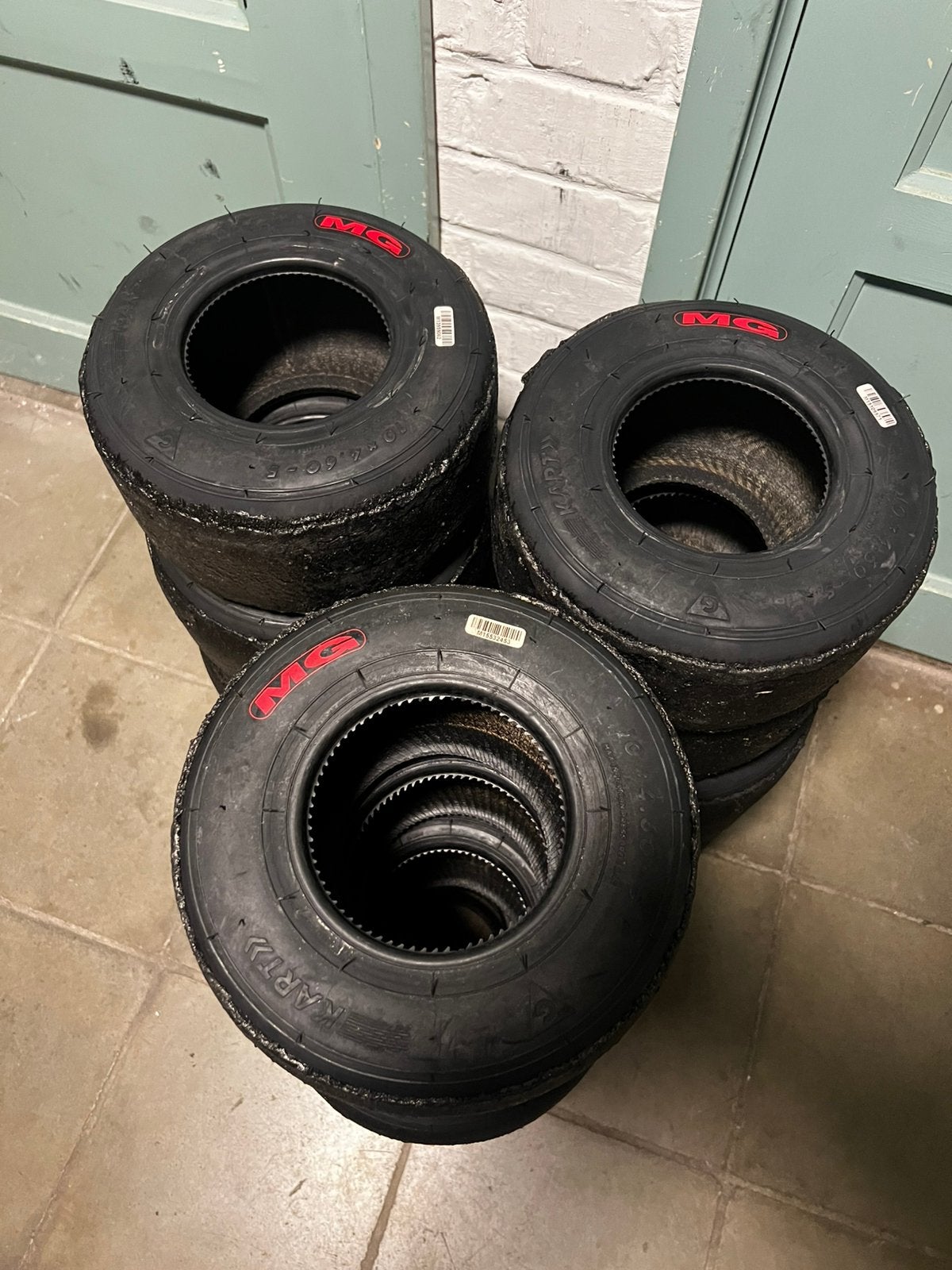 3 sets slicks MG rood te koop, Ophalen of Verzenden, Zo goed als nieuw