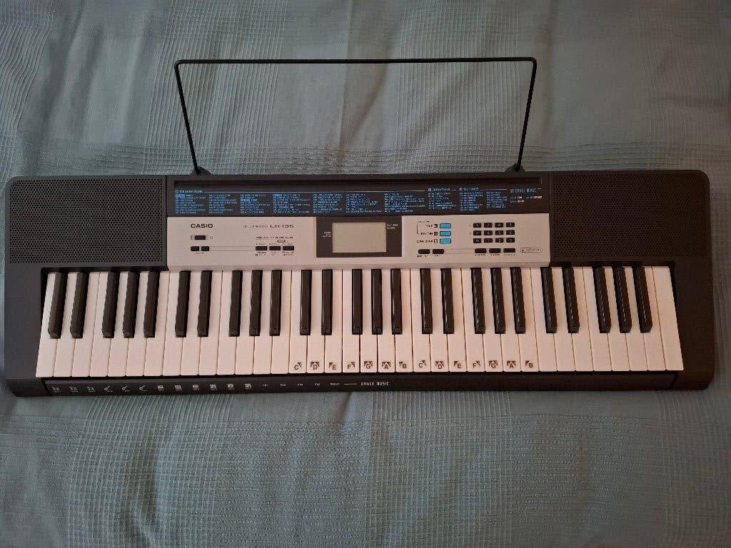 Casio LK136 electronic keyboard, Musique & Instruments, Enlèvement, Comme neuf, 61 touches, Casio