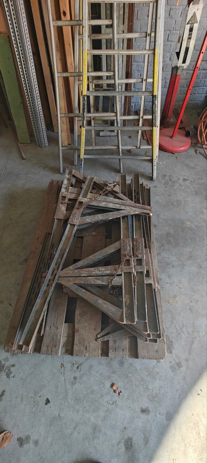 Beton klemmen, Ophalen