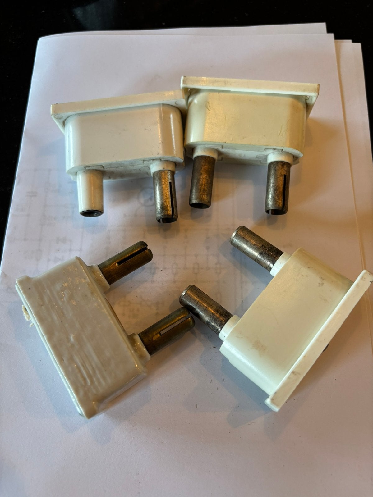 Fusibles à 4 broches, Enlèvement ou Envoi, Comme neuf
