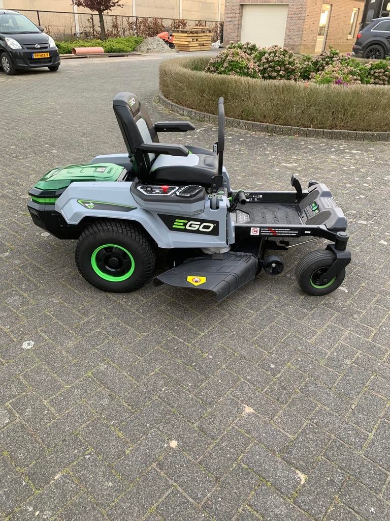 Electrische Zitmaaier EGO ZT4200E-L, Ophalen, Zo goed als nieuw