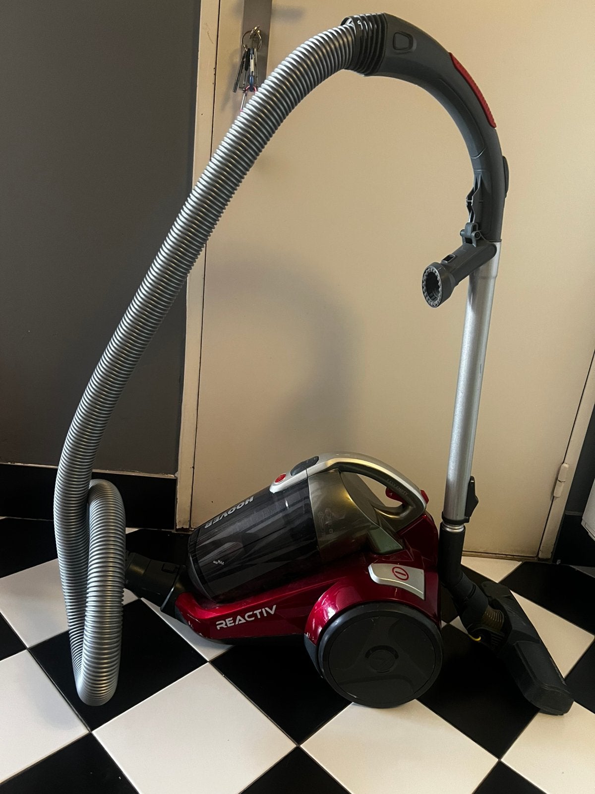 Aspirateur Hoover Reactiv RC81_RC25, Electroménager, Convient aux tapis, Réservoir, Utilisé, Autres marques