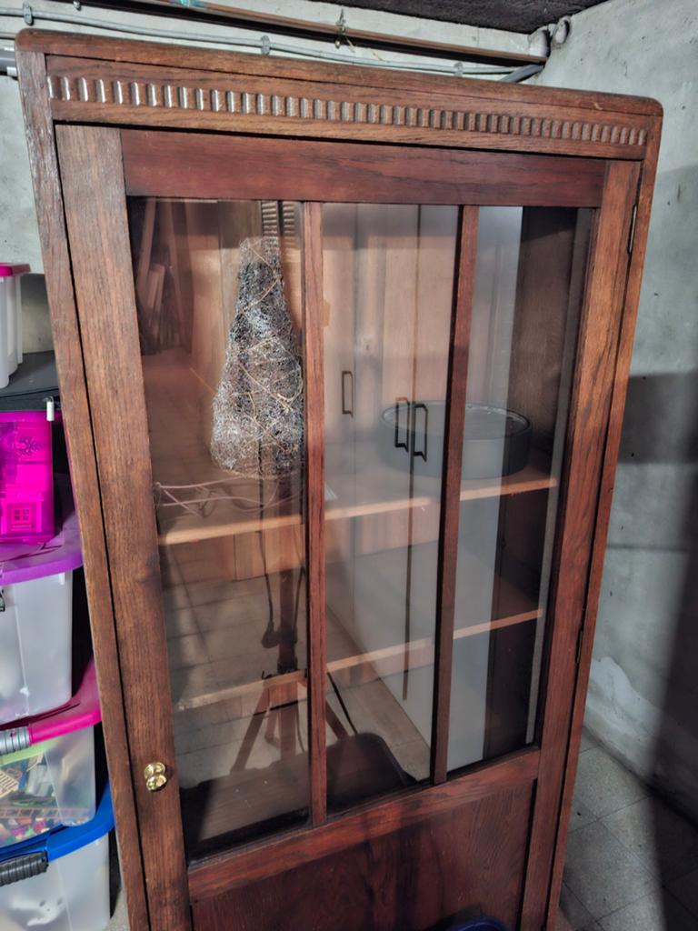 Mooie antieke kast met glas, Ophalen
