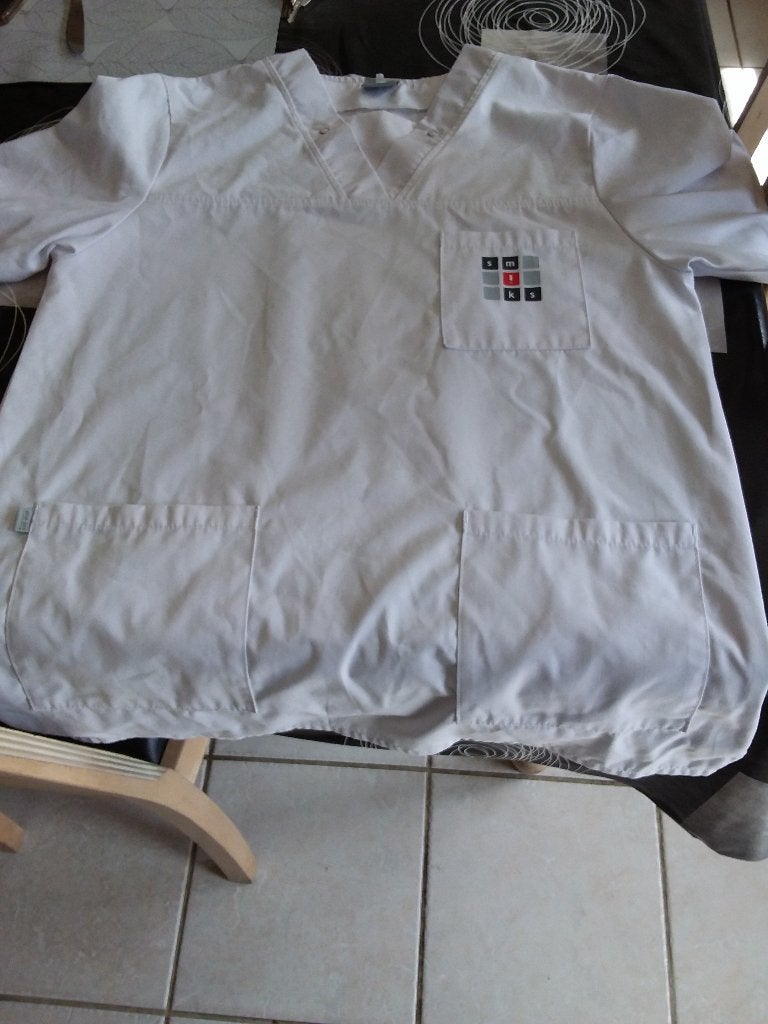 verpleeguniform en t-schirt smiks keerbergen, Korte mouw, Gedragen, Rood, Ophalen