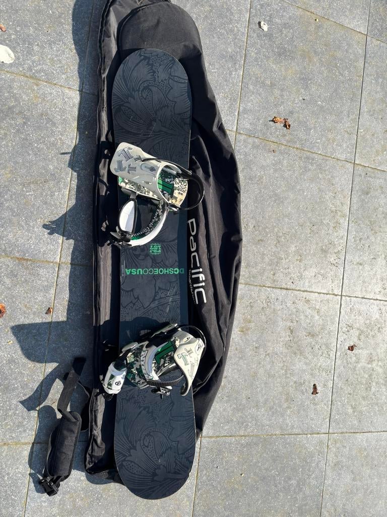DC shoe snowboard 157 tech nine bindingen, Sport en Fitness, Ophalen, Gebruikt, Board