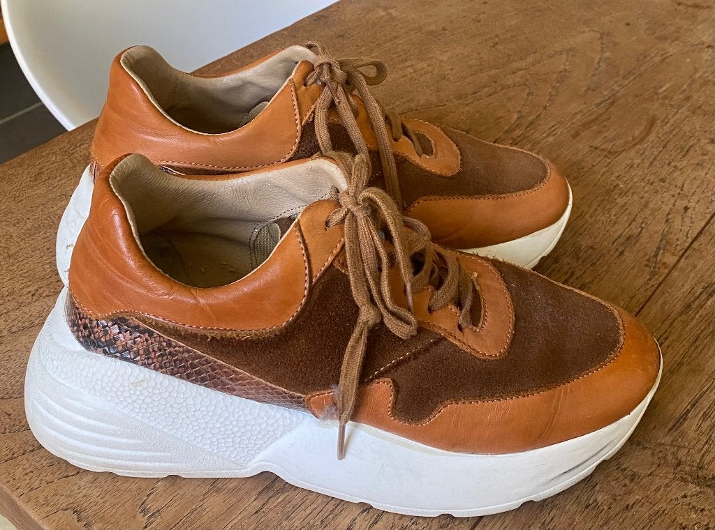 Trendy sneakers in cognac kleur, Kleding | Dames, Schoenen, Ophalen, Bruin, Via Limone, Zo goed als nieuw