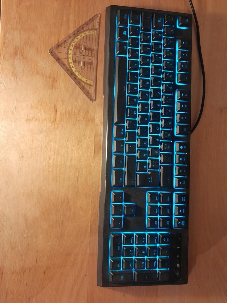 Razer Ornata Chroma Gaming Toetsenbord – RGB – Goede staat, Ophalen, Gaming toetsenbord, Zo goed als nieuw, Razer
