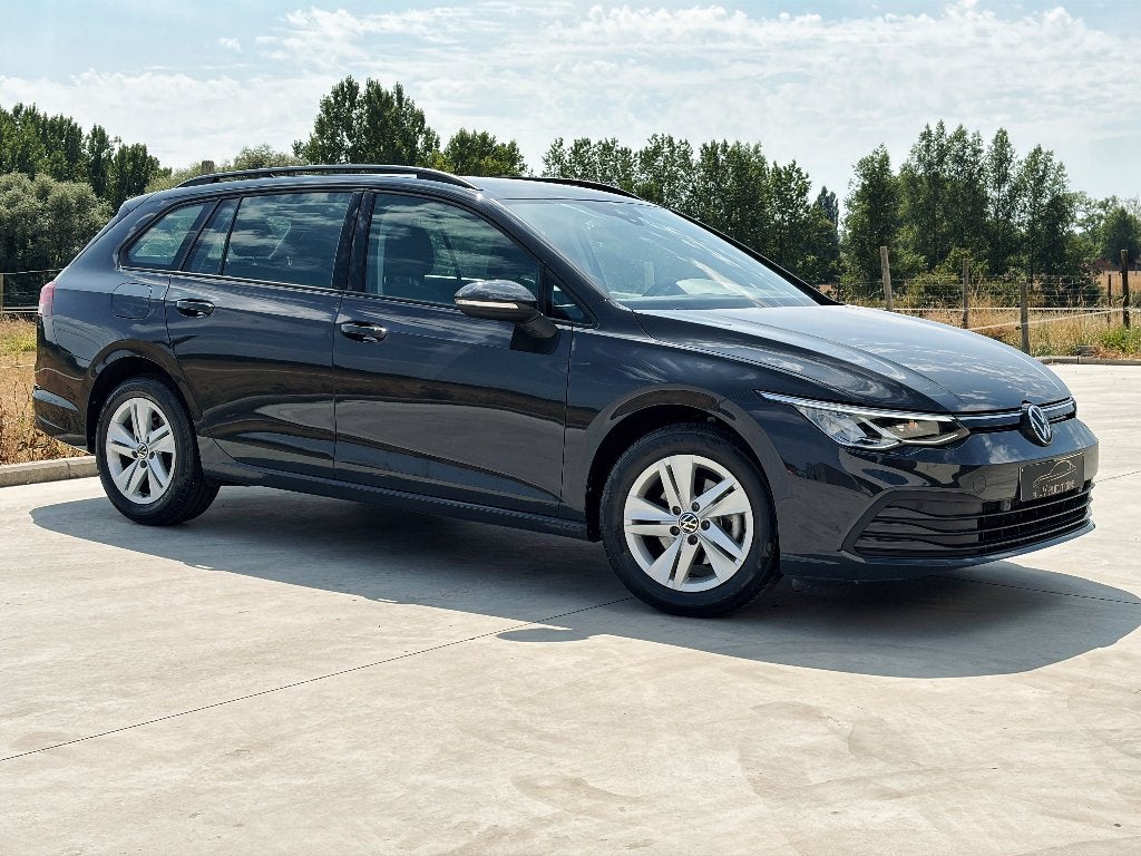 Volkswagen golf - 1.5eTSI - 2023 - 9380 km - automaat, Auto's, Dealer onderhouden, Stof, 4 cilinders, Emergency brake assist