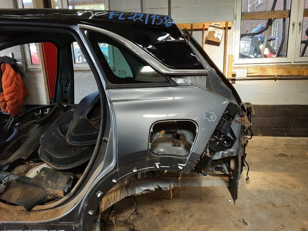 SPATBORD LINKS ACHTER Opel Crossland / Crossland X, Gebruikt, Achter, Opel, Spatbord
