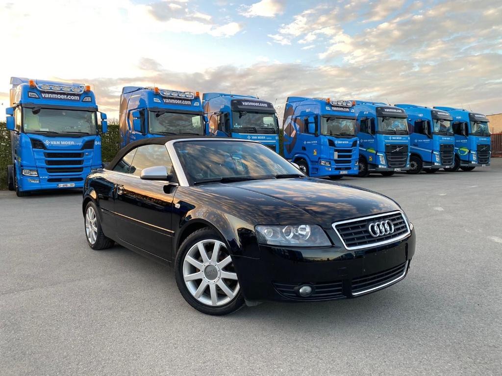 Audi A4 S line Cabrio 2L Benzine / 2005 / 156000.km., Auto's, Audi, Cabriolet, A4, Bedrijf, Handgeschakeld