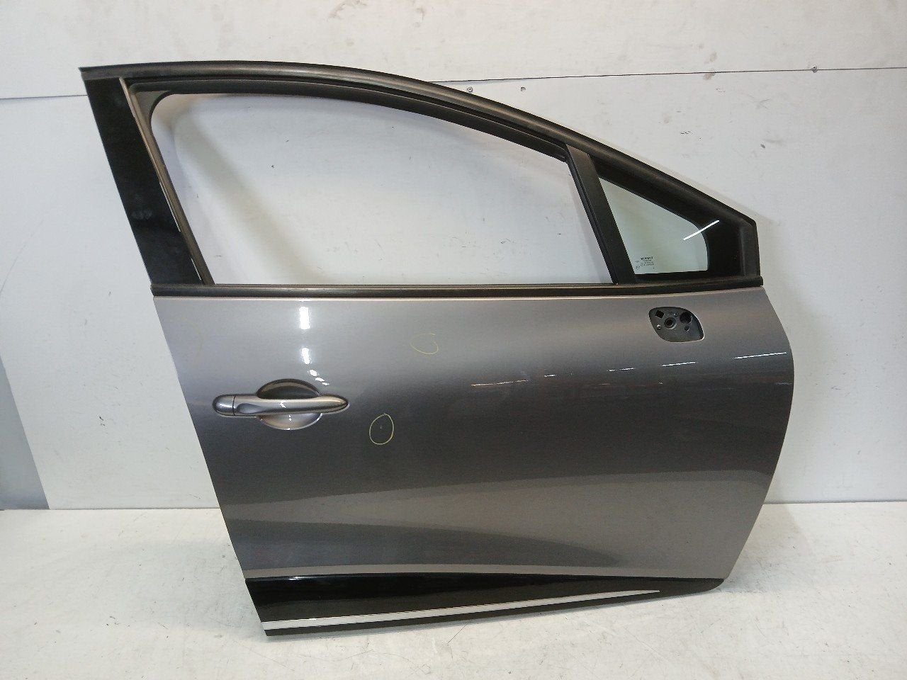 Portier rechts voor Renault Clio, Onderdelen@venauto.nl, Van der Ven Autorecycling B.V., Ettenseweg 76, 4706 PB Roosendaal, The Netherlands
