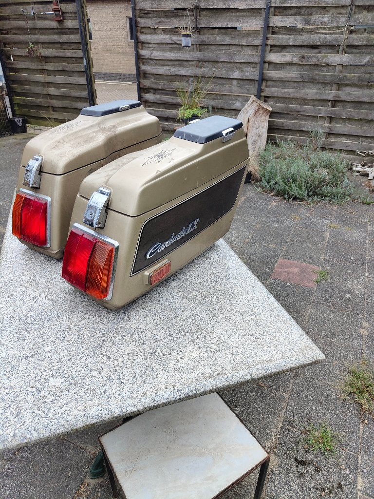 Suzuki Cavalcade GV1400 zijkoffers, Ophalen, Gebruikt