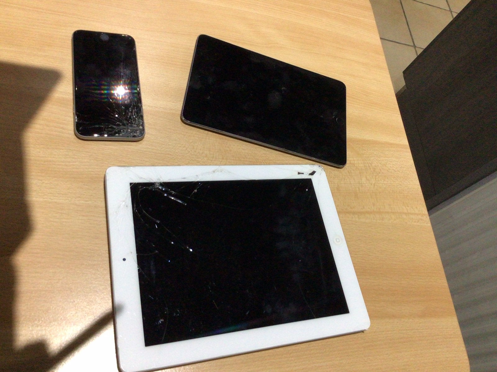 2 tablette 1 portable apple a réparer ecran s’allume 100€/3, Informatique & Logiciels, Enlèvement ou Envoi, Comme neuf