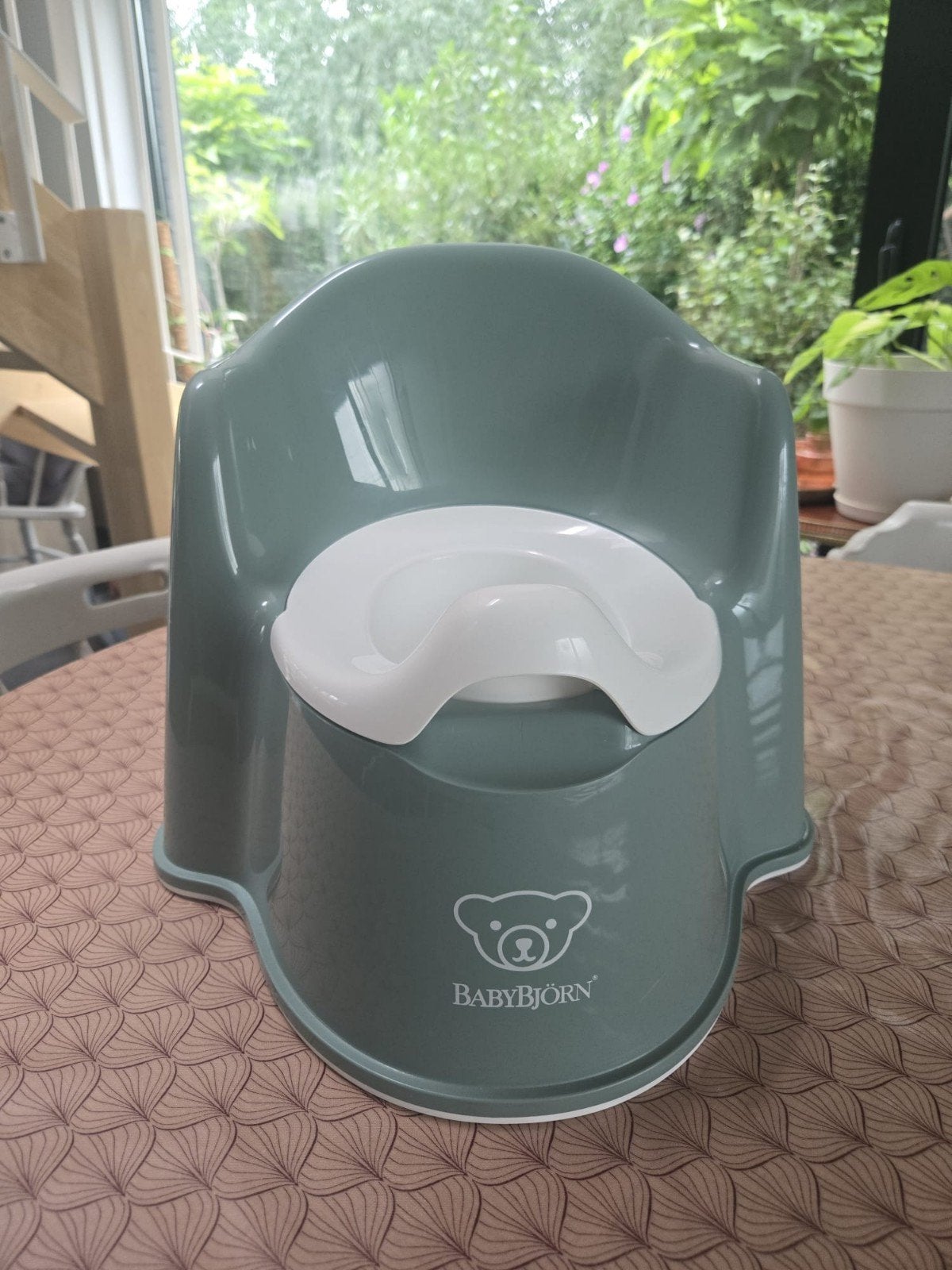 BabyBjorn plaspotje, Ophalen
