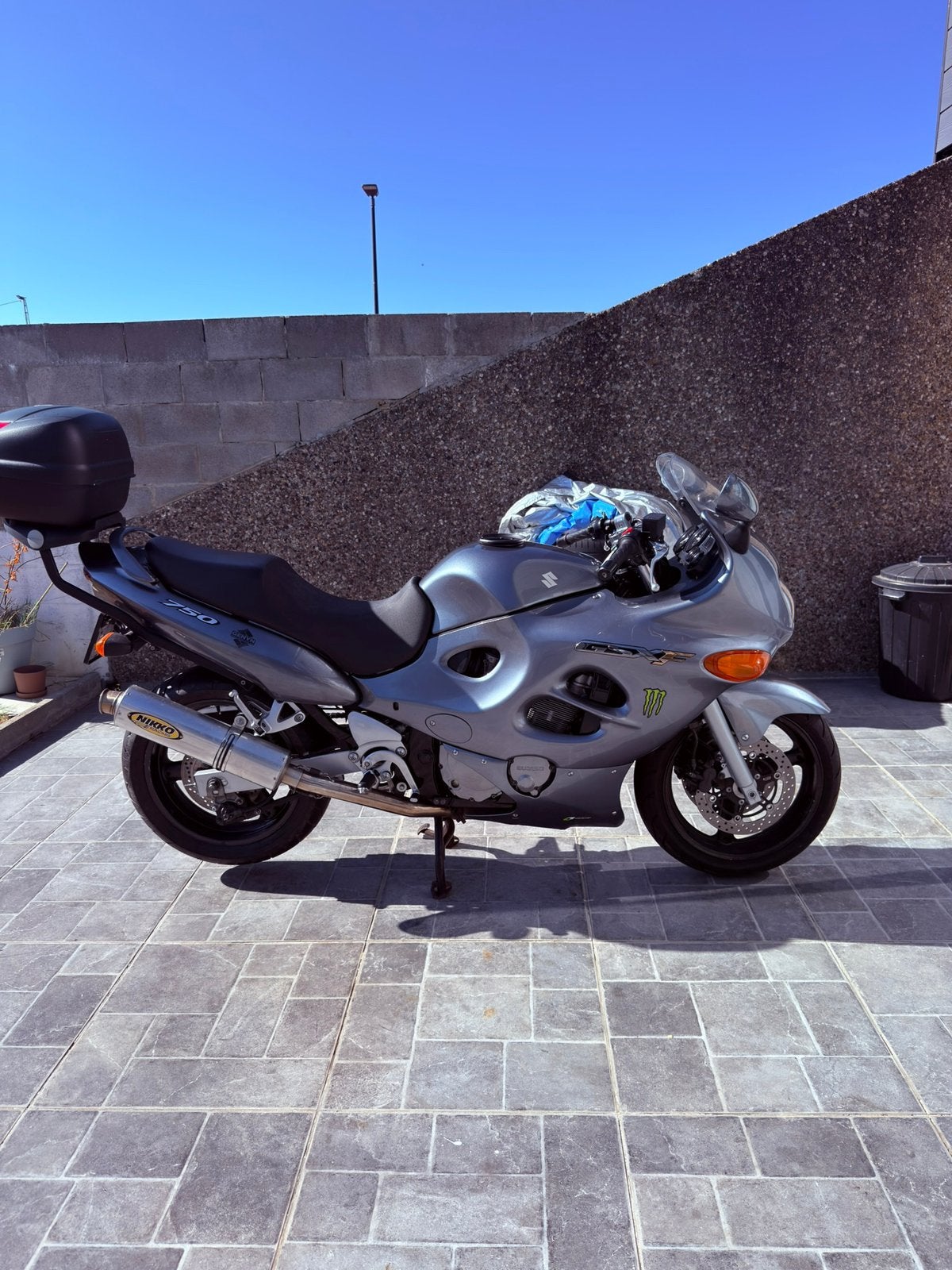 Suzuki gsx 750 f, Motos, Motos | Suzuki, Particulier