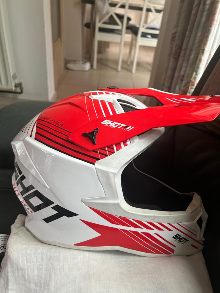 SHOT 3 helm composite carbon (1jaar oud), Motoren, Ophalen, L