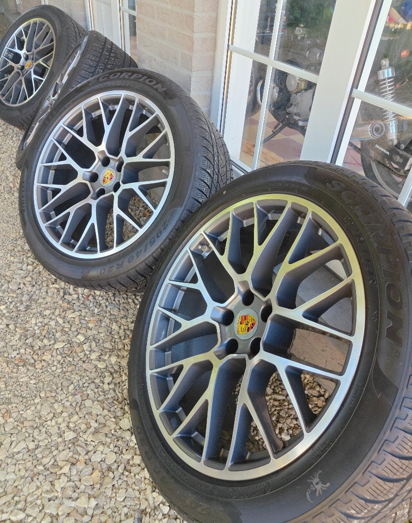 20" Porsche Macan RS Spyder + Winterbanden Pirelli, Autos : Pièces & Accessoires, Pneus et Jantes, Pneus hiver, Véhicule de tourisme
