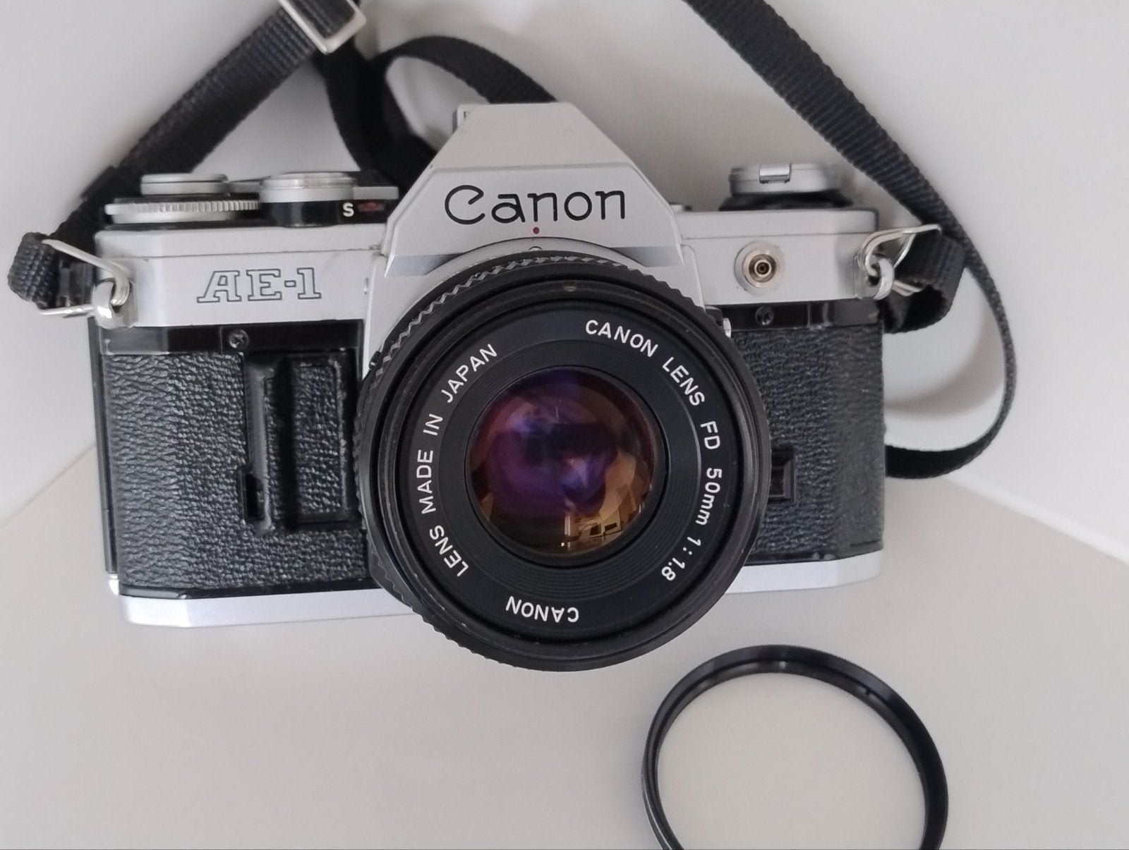 Appareil photo Canon AE1 avec objectif Canon FD 50 mm 1:1,8+, Enlèvement ou Envoi, Utilisé, Reflex miroir, Canon