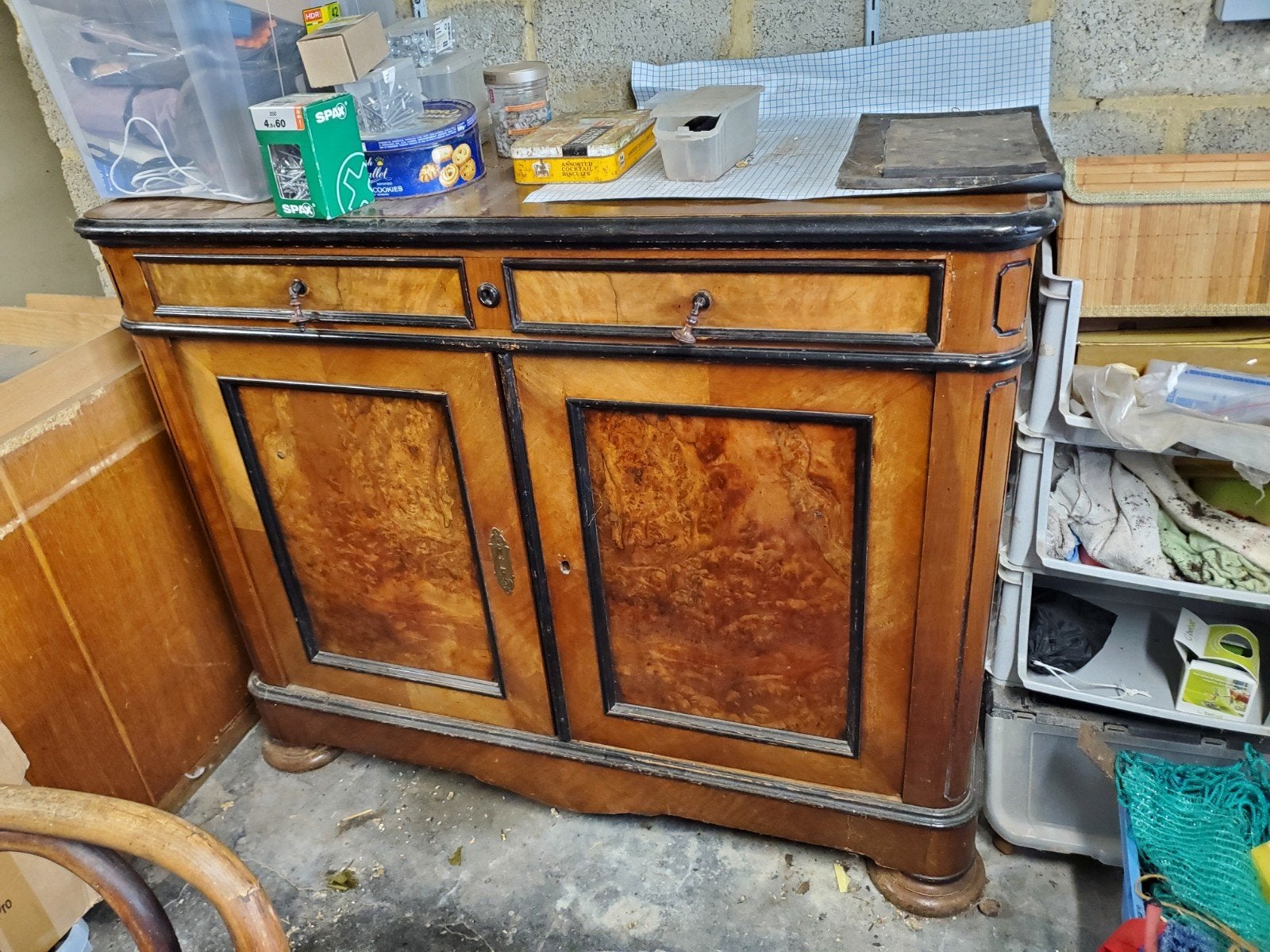 armoire ancienne dans son jus, Enlèvement
