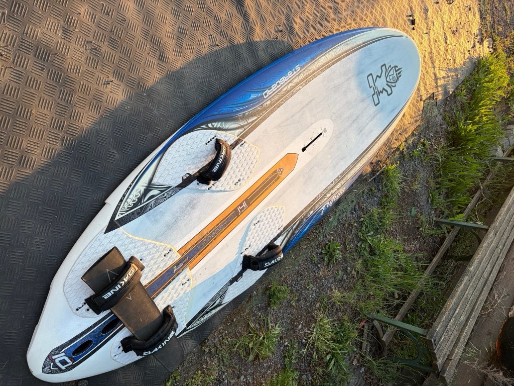 Starboard Futura 141L, Watersport en Boten, Windsurfen, Ophalen, Gebruikt, Met draagtas, Minder dan 250 cm